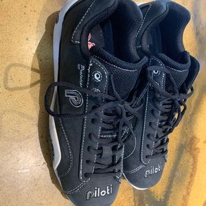 Piloti driving runners. Size US 9. Very good condition.